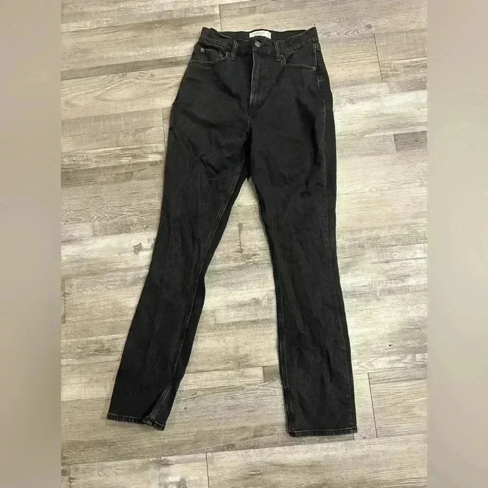 Women’s Abercrombie Ultra High Rise Slim Straight Leg Curve Love